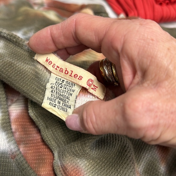 XCVI Wearables Green and Rust Tie Dye Long Sleeve Thermal Top Size M - Picture 10 of 11